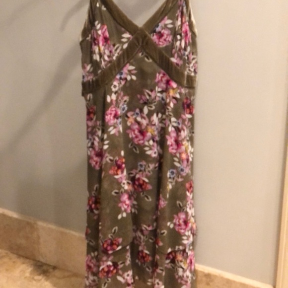 WHBM Summer dress size 6, GUC - Picture 2 of 5
